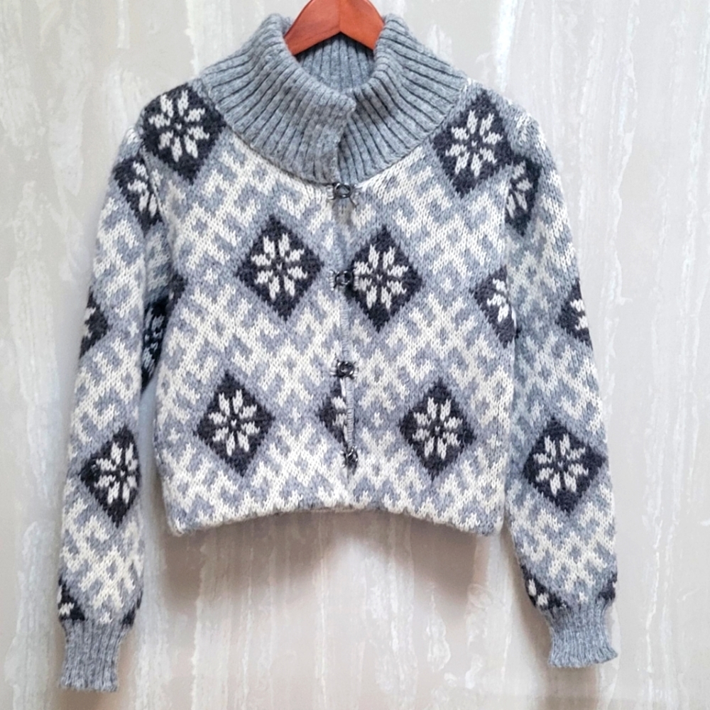 Brown Bison sweater M